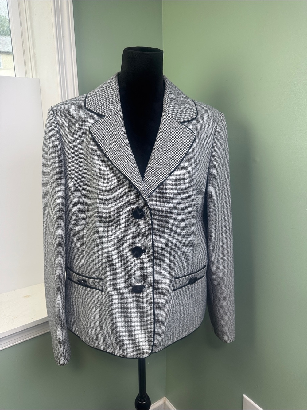 Le Suit Blazer with Black Trim 18